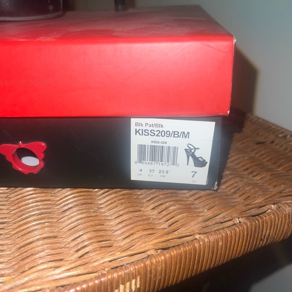 Pleasers black heels - Picture 3 of 5